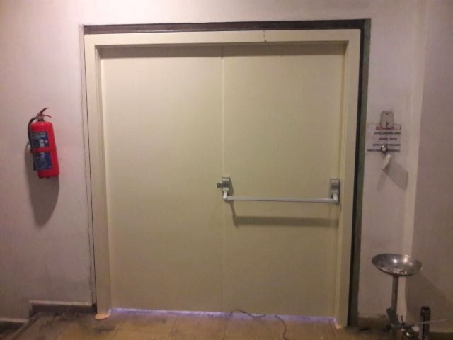 acil çıkış kapısı