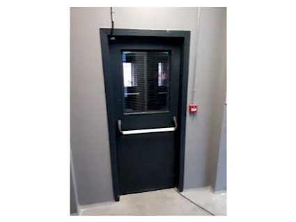 Tek Kanatlı Camlı Yangın Kapısı