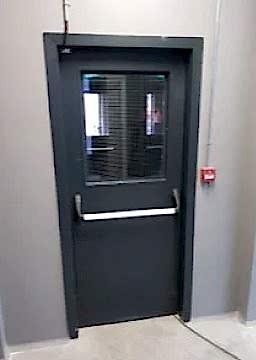 Tek-Kanatlı-Camlı-Yangın-Kapısı Tek-Kanatlı-Camlı-Yangın-Kapısı