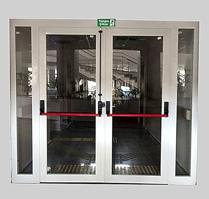 çift kanat camlı yangın kapısı